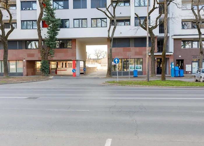 Sixties Elite Free Private Parking